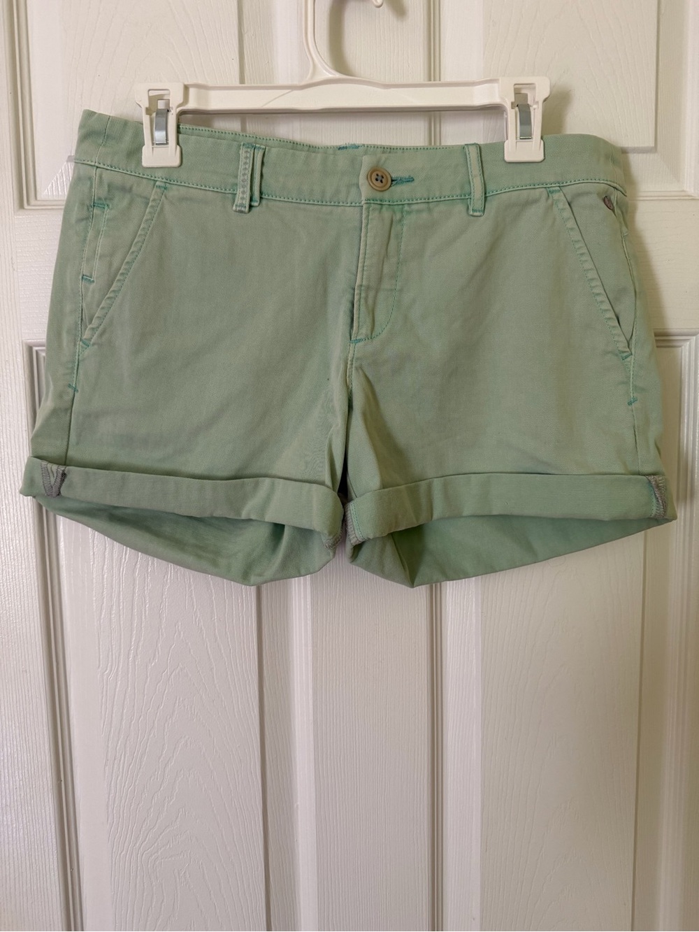Pilcro Hyphen Chino Shorts from Anthro preppy twill mid-rise light green 27